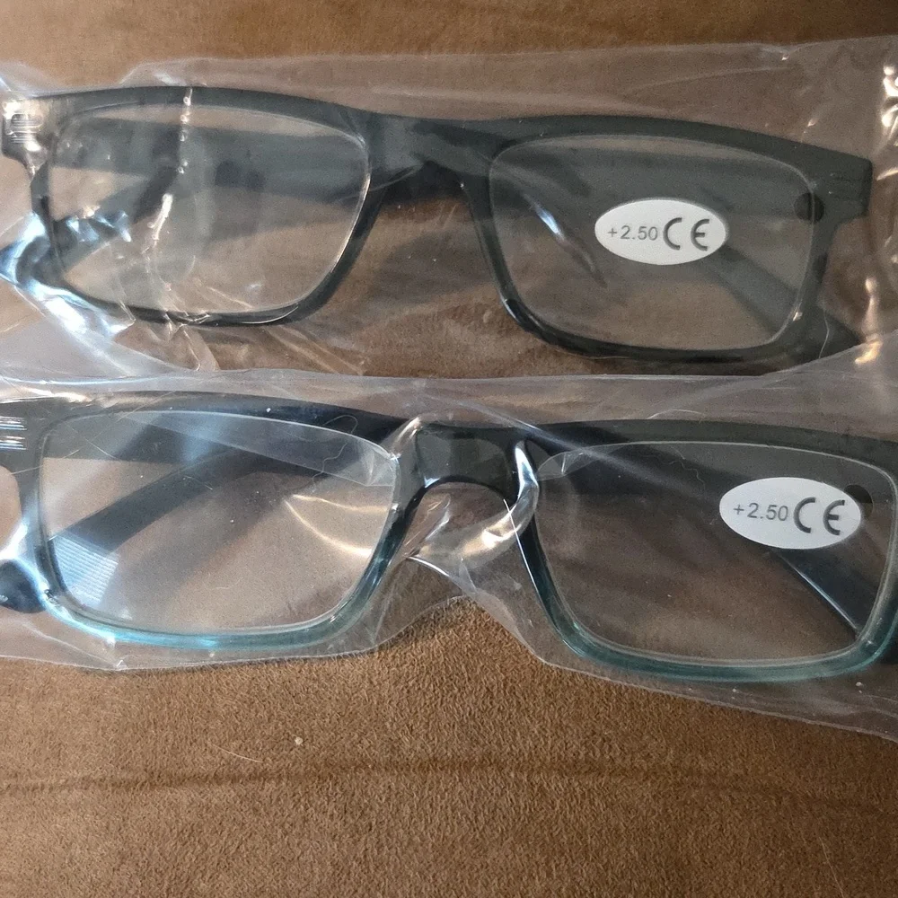 Set Of 2 Square Frame Gradient Colored Readers Strength 2.5